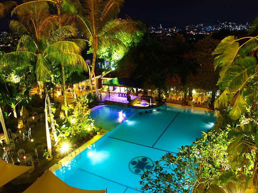Mesra Business & Resort Hotel Samarinda Exterior foto